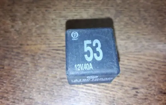 Volkswagen PASSAT B5.5 Other relay 141951253B