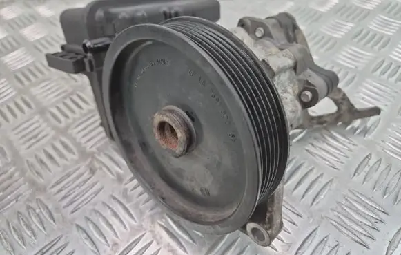 Mercedes-Benz Sprinter W906 Power steering pump 7693900525 A0064667801