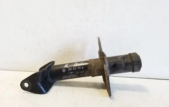 Volkswagen PASSAT B5 Front bumper shock/impact absorber 3B0807134A
