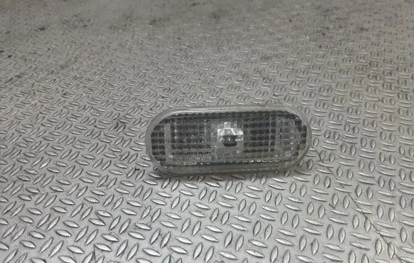 Ford Galaxy Front fender indicator light