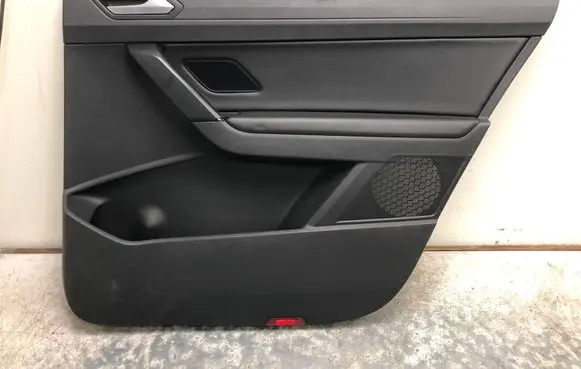 Volkswagen Touran III Coupe rear side trim panel 5TA867212