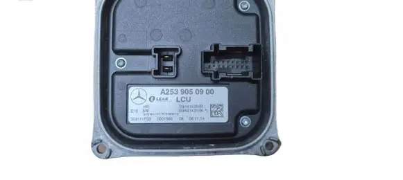Mercedes-Benz GLC C254 Voltage converter/converter module 