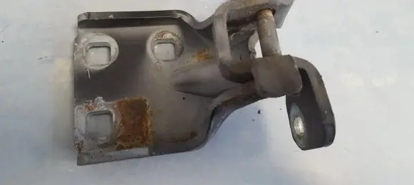 Chrysler Voyager Rear door lower hinge