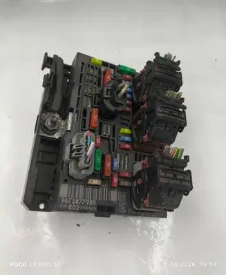 Peugeot 5008 Fuse box set 9675877980