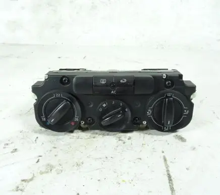 Volkswagen Golf V Climate control unit 5M1820045A
