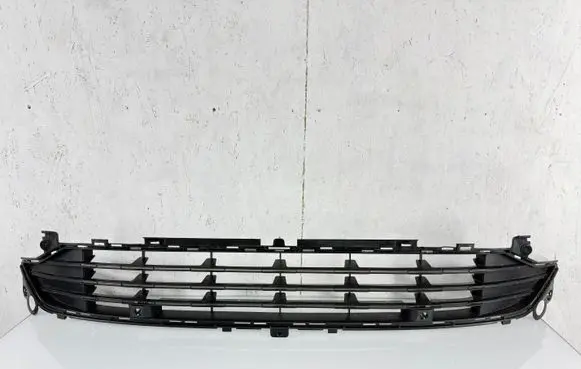 Renault Austral Front bumper lower grill 622541297R