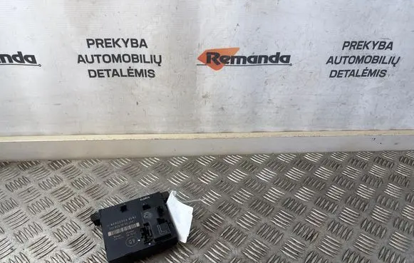 Mercedes-Benz E W211 Door control unit/module 2118201526