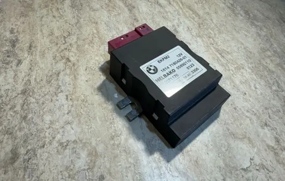 BMW 3 E90 E91 Fuel injection pump control unit/module 55892110