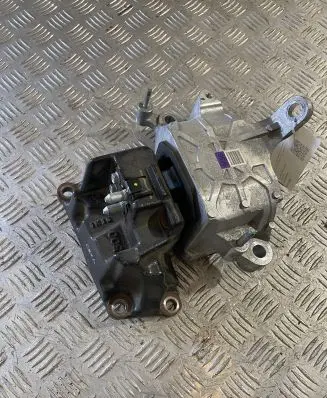 Hyundai Tucson IV NX4 Engine mount bracket 21824N9500