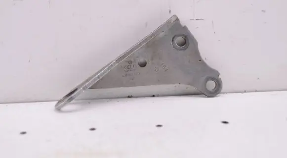 Volkswagen Touran I Engine mounting bracket 03C103390A