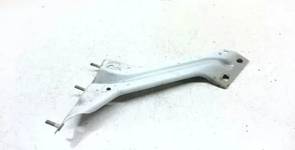 Audi Q5 SQ5 Fender mounting bracket 8R0821135