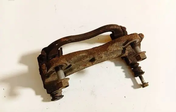 Toyota Avensis T270 Front brake caliper 