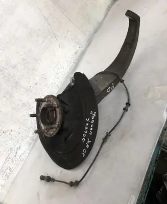 Jaguar XF X250 Front wheel hub 5W982K004BC