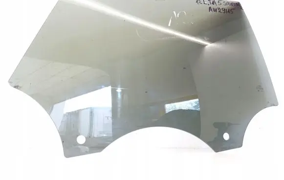 Nissan Qashqai Rear door window glass
