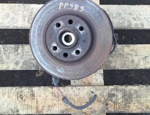Opel Meriva A Front wheel hub 