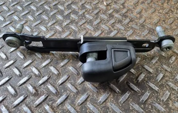 Ram 1500 Seat belt adjustment rail 5LA64TX7AB