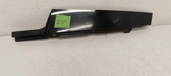 Volvo S60 Front door glass trim molding 068462S6