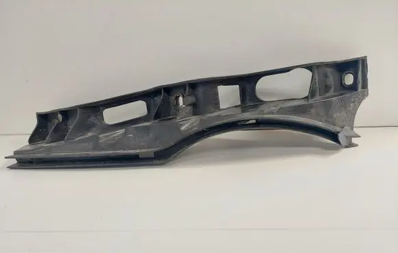 Volkswagen PASSAT B6 Front bumper mounting bracket 3C0807890