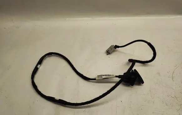 Ford Explorer VI USB socket connector GB5T14D202RA