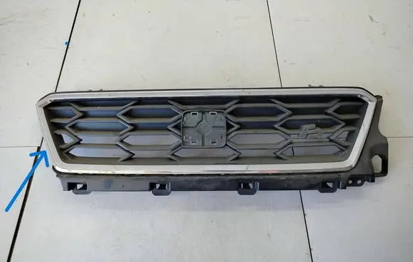 Seat Arona Front grill 6F9853654A