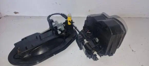BMW 3 F30 F35 F31 Front door lock 7202146 7199556