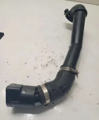 Volkswagen Golf VII Intercooler hose/pipe 04L145770H