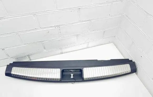 Mercedes-Benz ML W164 Other trunk/boot trim element A1646900987