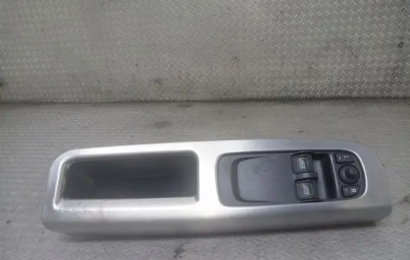 Volvo C30 Electric window control switch 30773208