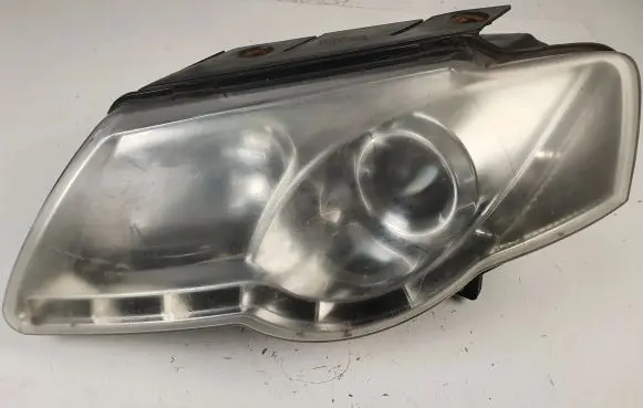 Volkswagen PASSAT B6 Headlight/headlamp