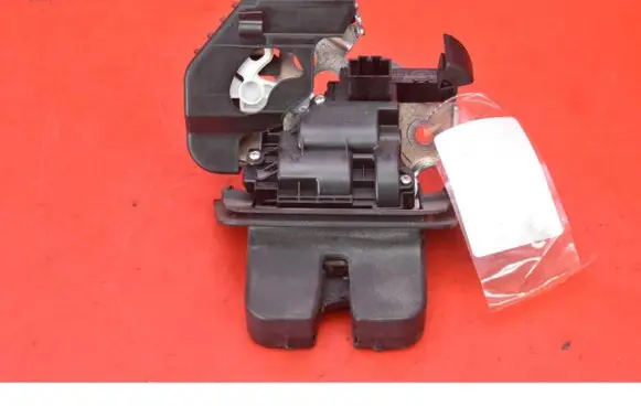 Audi A6 S6 C7 4G Tailgate/trunk/boot lock/catch/latch 8R0827505A