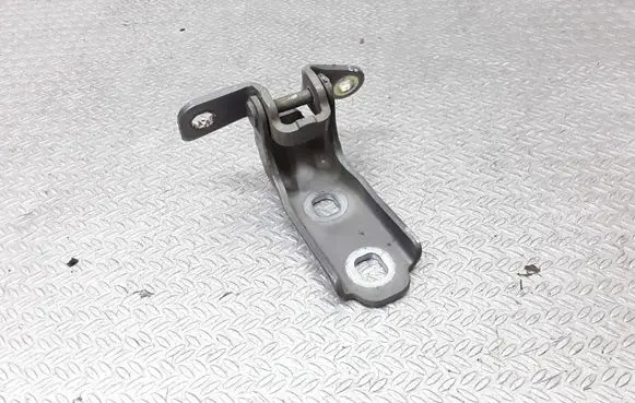Chevrolet Orlando Front door upper hinge 