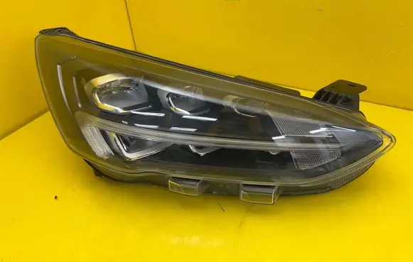 Ford Focus Headlight/headlamp MX7B-13E014-GC