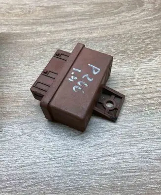Citroen Xsara Glow plug pre-heat relay 240109