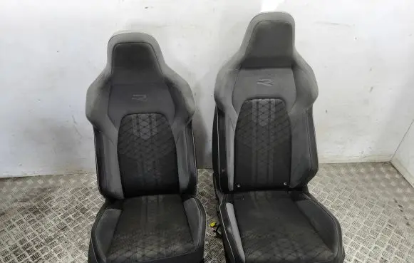 Volkswagen Golf VIII Seat set 