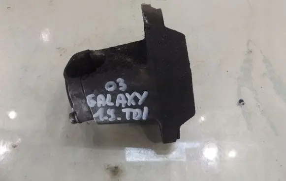 Ford Galaxy Engine mounting bracket