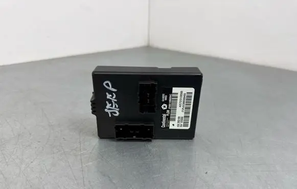 Jeep Grand Cherokee Tailgate/trunk control unit/module 68140669AC