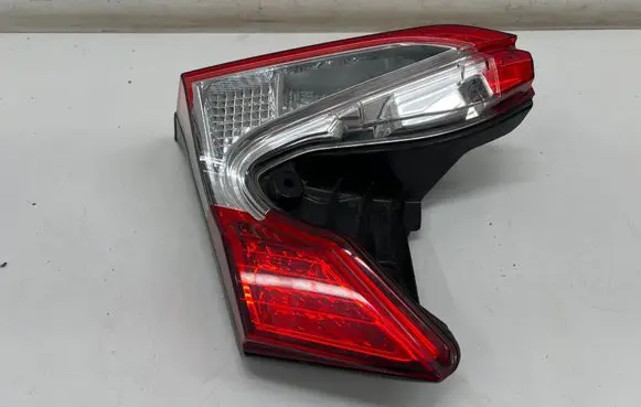 Toyota C-HR I Tailgate rear/tail lights 81590F4010