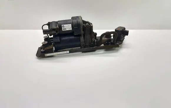 BMW 5 E60 E61 Air suspension compressor/pump 6789937 678993701 37106789937