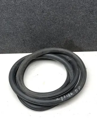 Opel Zafira C Front door rubber seal 