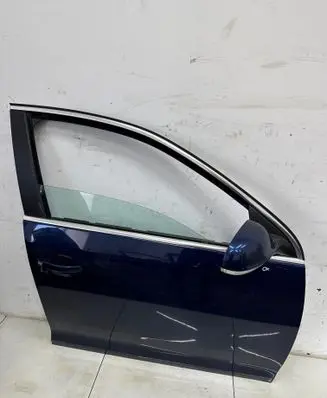 Volkswagen Golf V Front door 