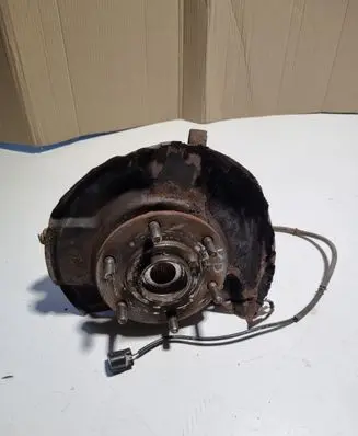 Front wheel hub