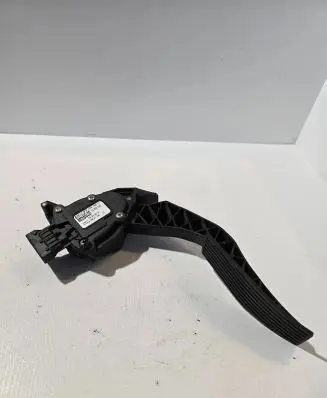 Opel Zafira C Accelerator throttle pedal 13253781 6PV00976511
