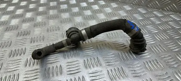 Mercedes-Benz C W205 Engine coolant pipe/hose