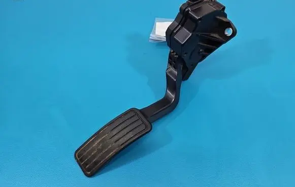 Subaru Forester SG Accelerator throttle pedal 1988007060 IMPRK1606946