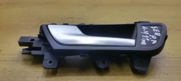 Audi A4 S4 B8 8K Front door interior handle 8K0837019