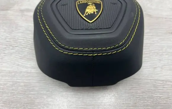 Lamborghini Urus Steering wheel airbag