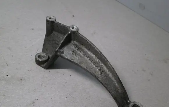 Mercedes-Benz ML W163 A/C compressor mount bracket 6280980330 A6280980330