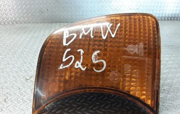 BMW 5 E34 Front indicator light 1384033
