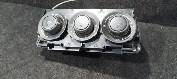 Peugeot 308 Climate control unit 69947013