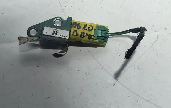 Volkswagen PASSAT B6 Airbag deployment crash/impact sensor 331324 GA3SSMTE20
